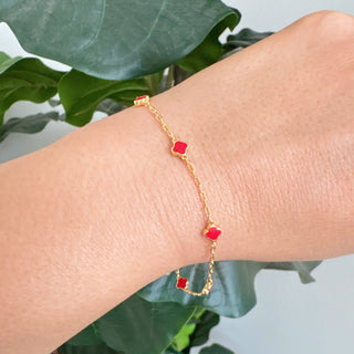 Petite Clover Single Layer Bracelet
