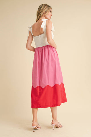SCALLOPED COLOR BLOCK MIDI DRESS